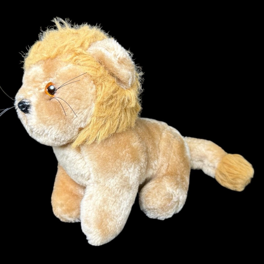 Vintage Lion Lois Toy Nut Shell Bean Bag 7inch Plush